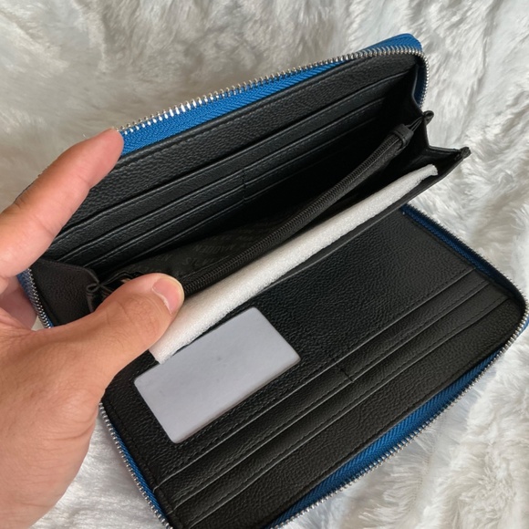 Steve Madden Wallet - Picture 6 of 6